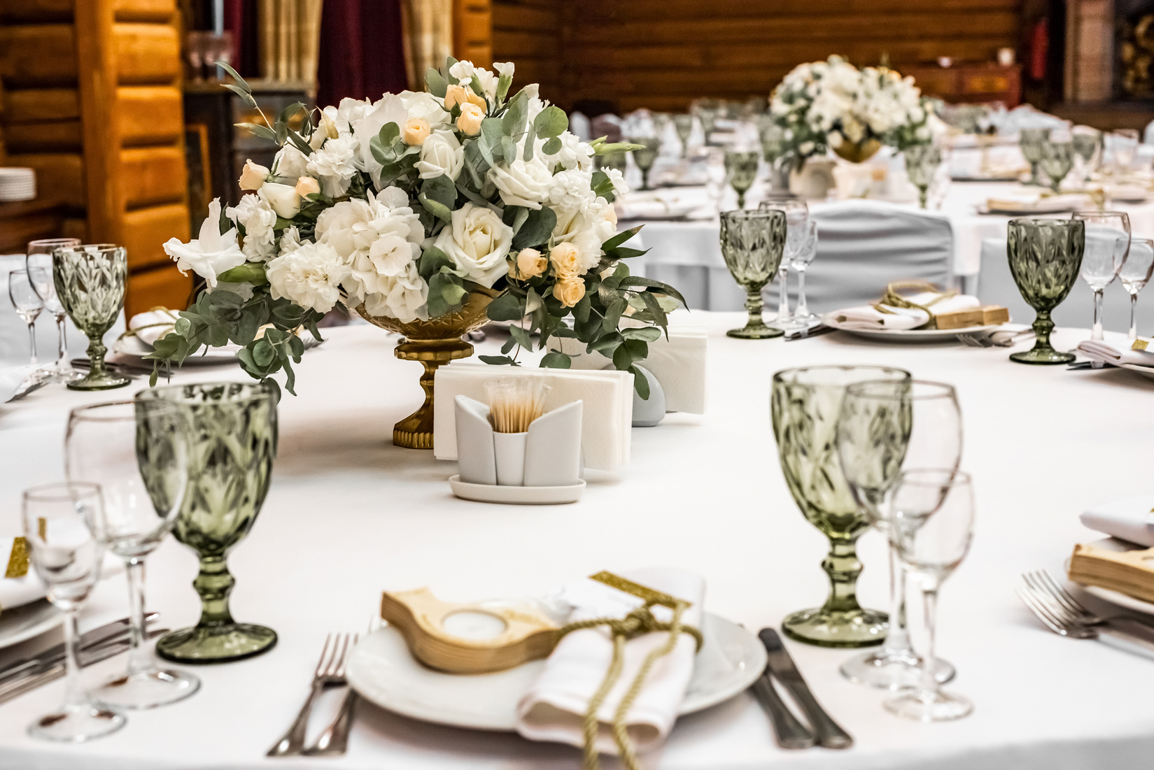Luxury wedding arrangement. Wedding banquet decoration.